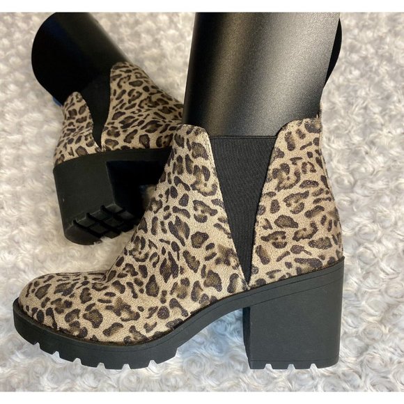 Xappeal Size 9 Laura Chunky Heeled Booties Cheetah Print Gold Fleck - Picture 1 of 10